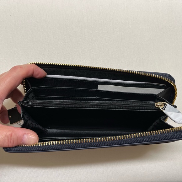 DKNY Bryant Park Large Accordion Wallet - Picture 3 of 7